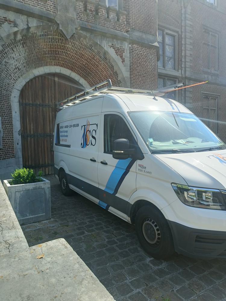 jcs-chauffage-sanitaire-camionnette JCS Chauffage Mouscron